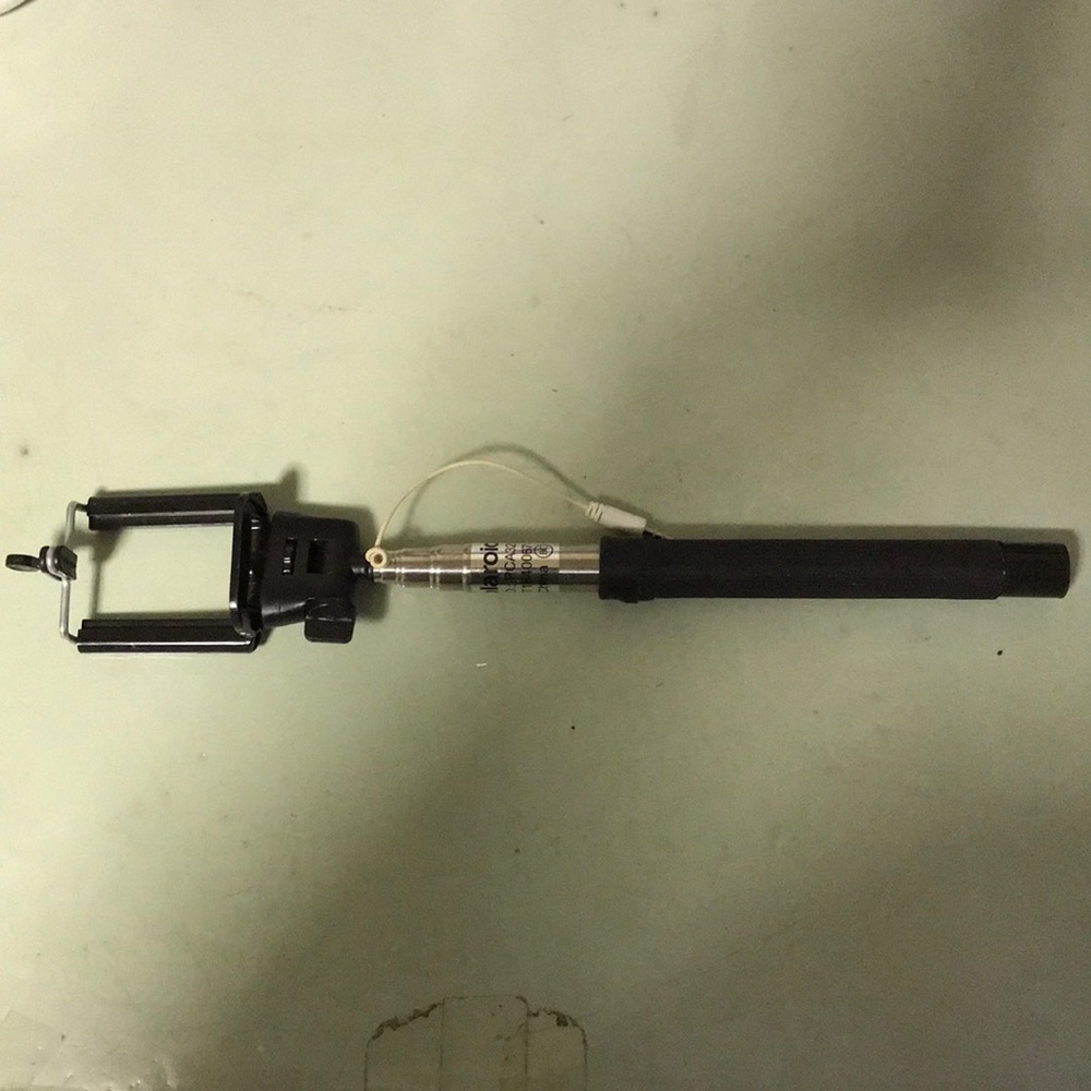 Polaroid selfie stick